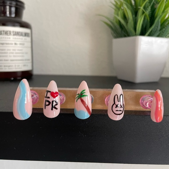 @glossy.lab.beauty Colorful Nail Art Set with Heart and Bad Bunny Designs - Picture 4 of 4